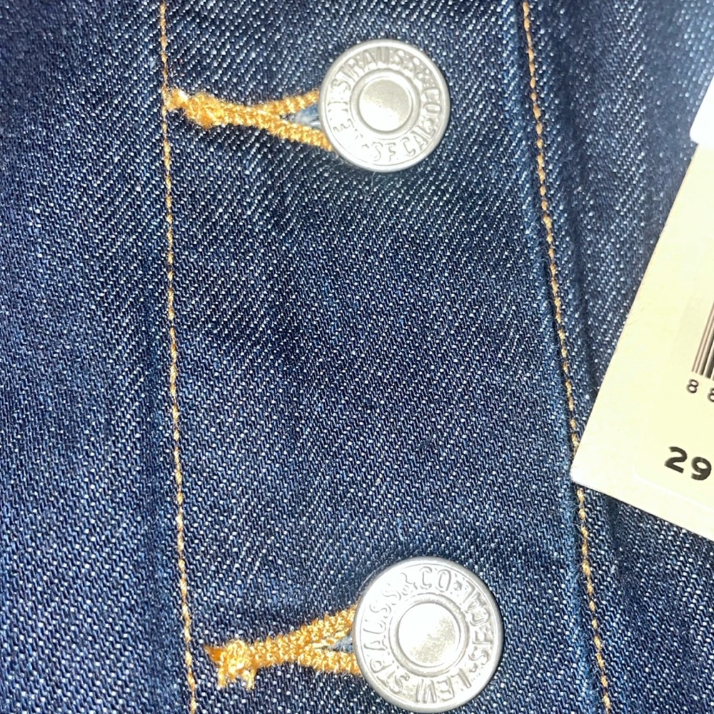 ⭐️Levi’s Denim Skirt - Picture 10 of 11